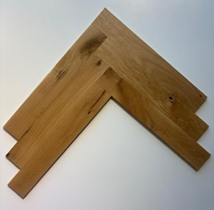 parquet-rovere-spina-italiana-spazzolato-spigolo-vivo-verniciato