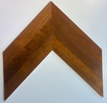 parquet-teak-spina-francese-spazzolato-microbisellato-verniciato